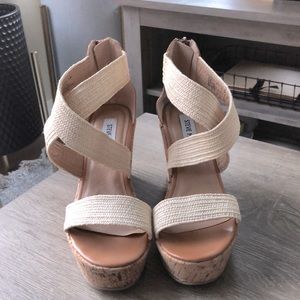 Steve Madden tan wedges // 7.5 // great condition
